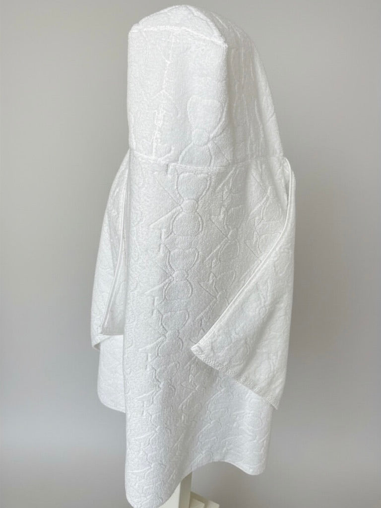 Bows on White hooded bath towel