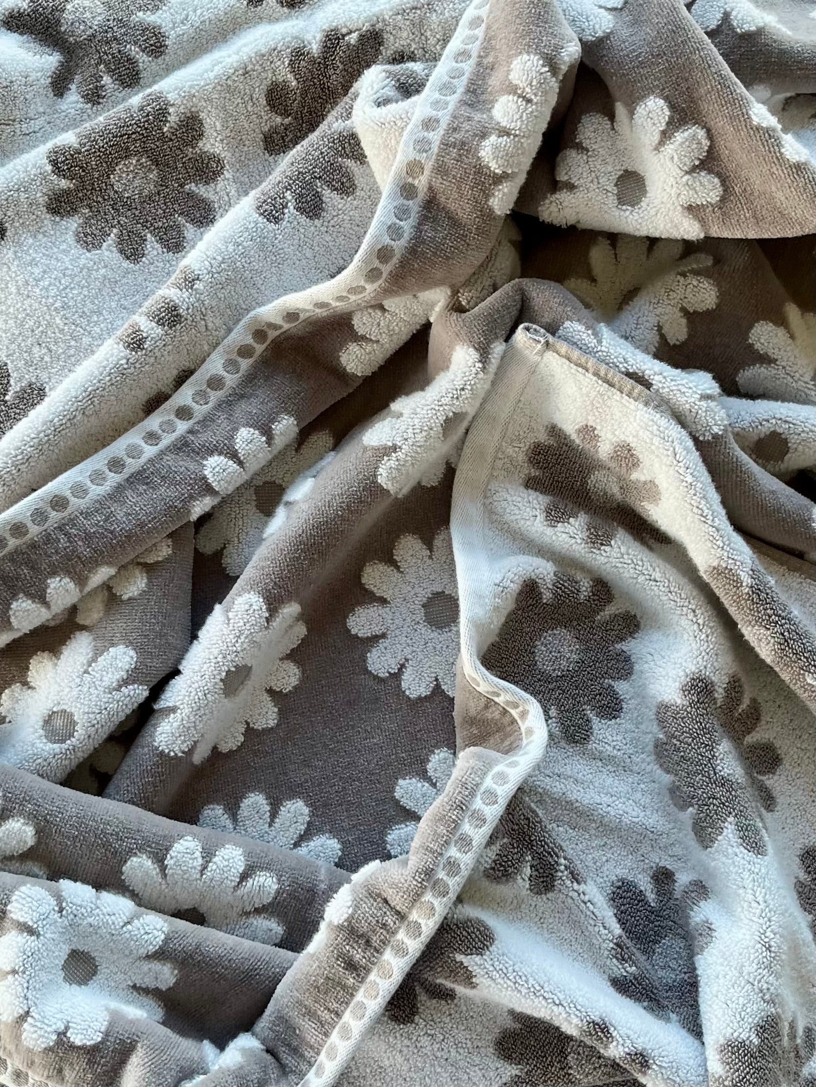 Flower Power Grey hooded bath towel