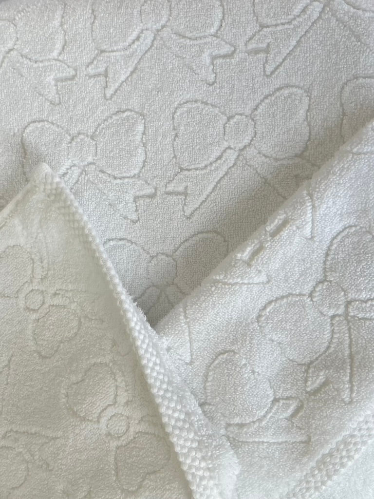 Bows on White hooded bath towel