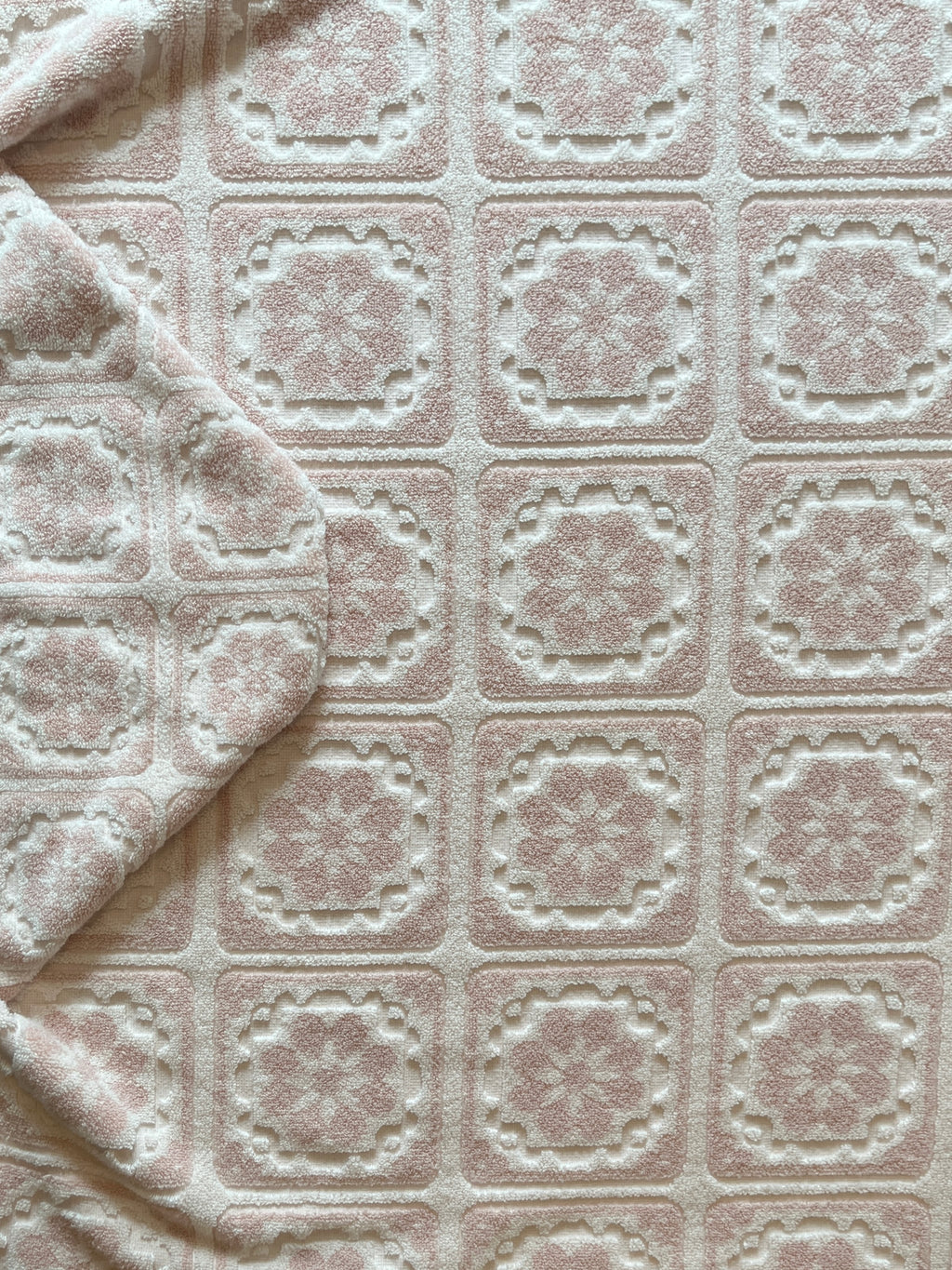 Sculpted Granny Squares hooded bath towel
