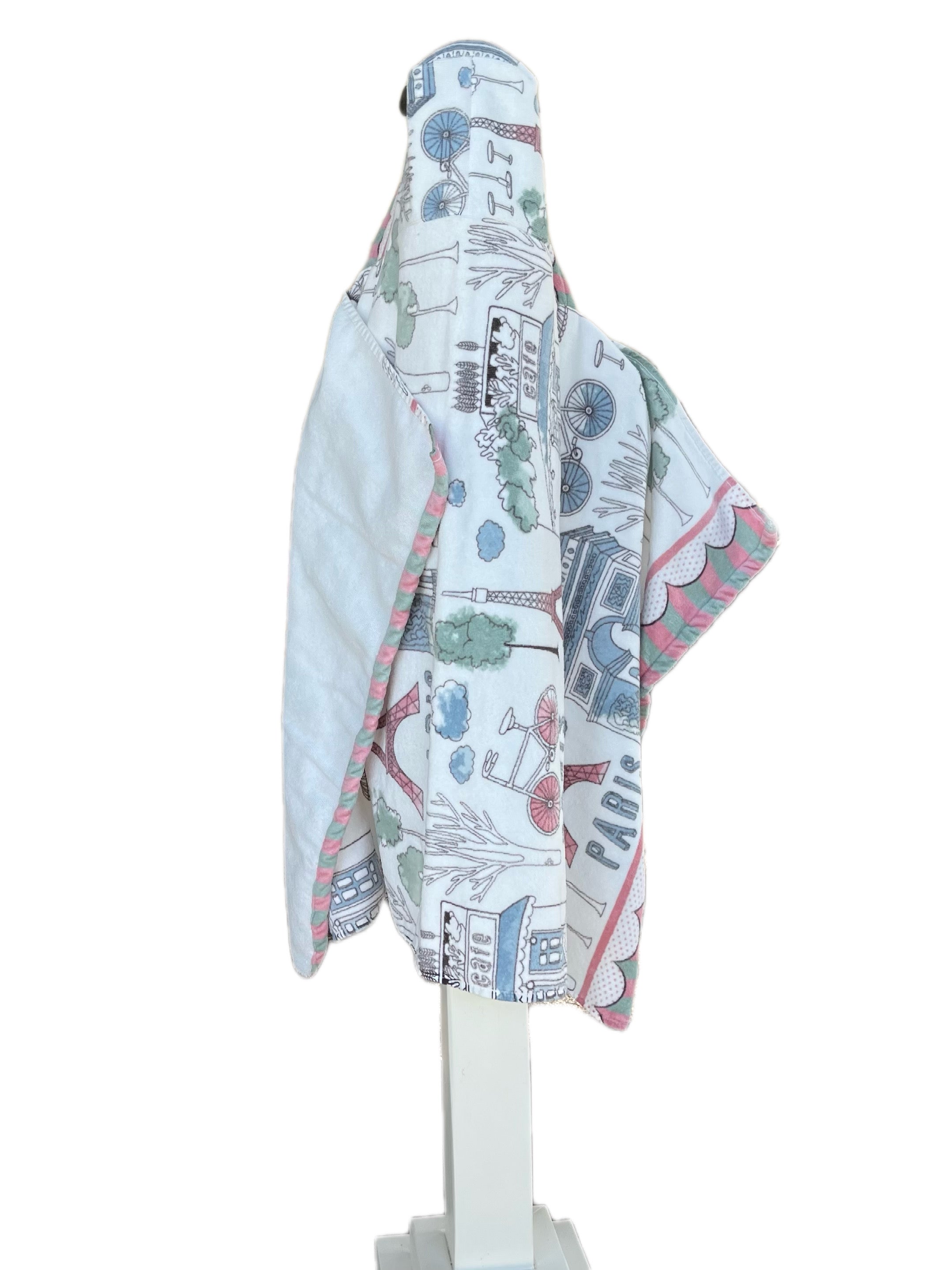 Paris Icons hooded bath towel