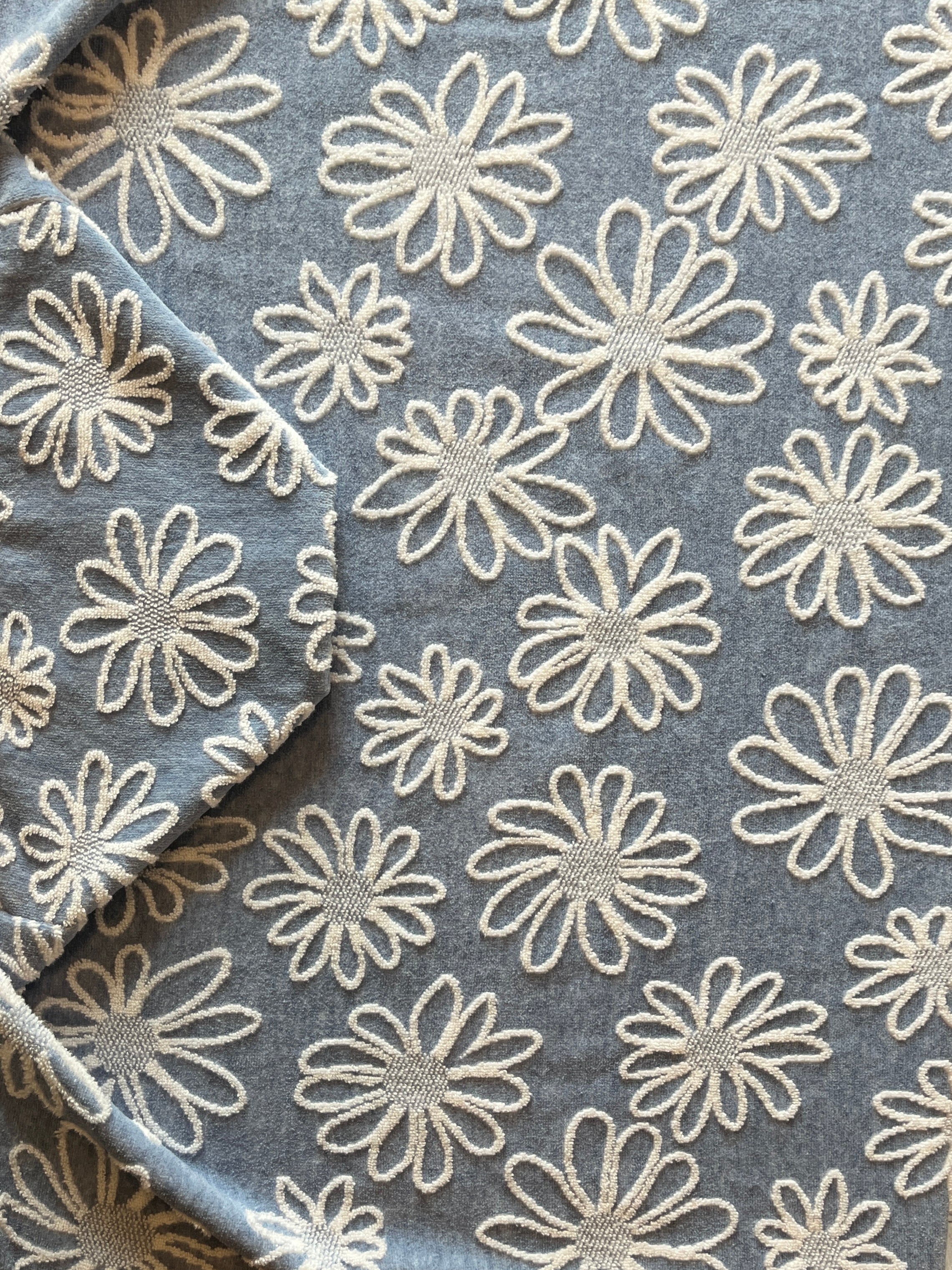 Blue Daisy Delight hooded bath towel