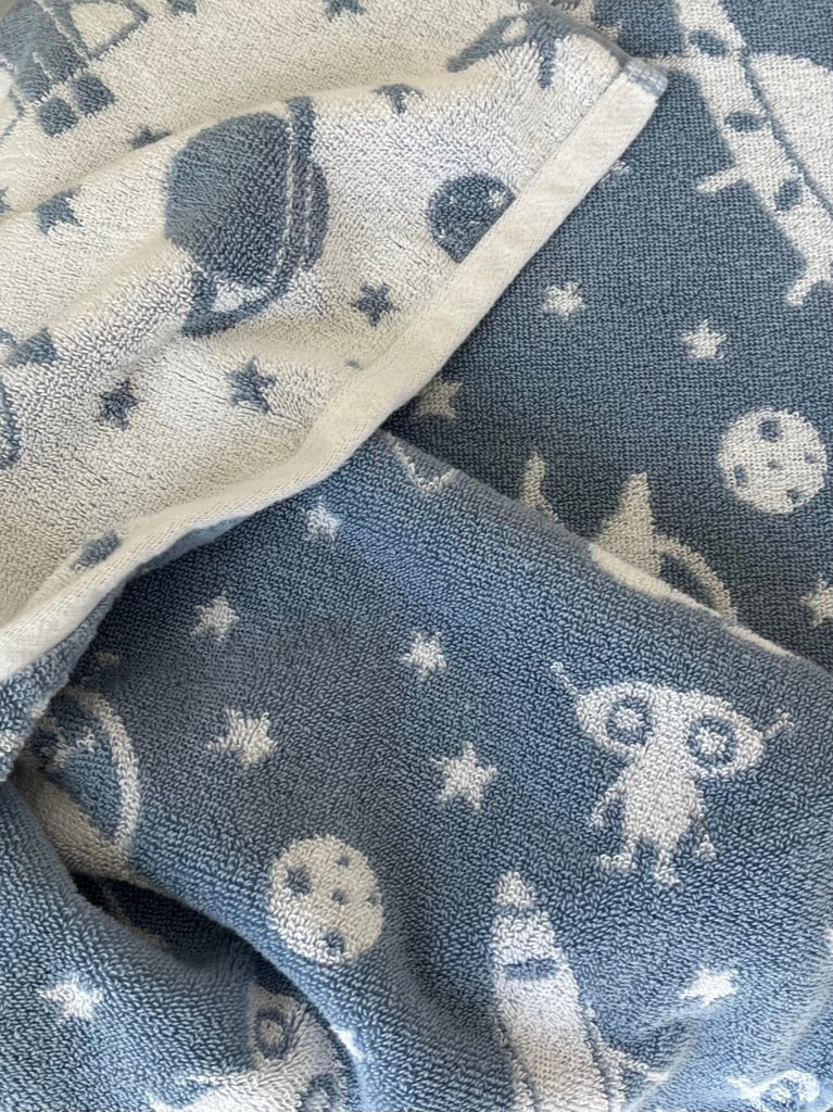 Blue Alien hooded bath towel