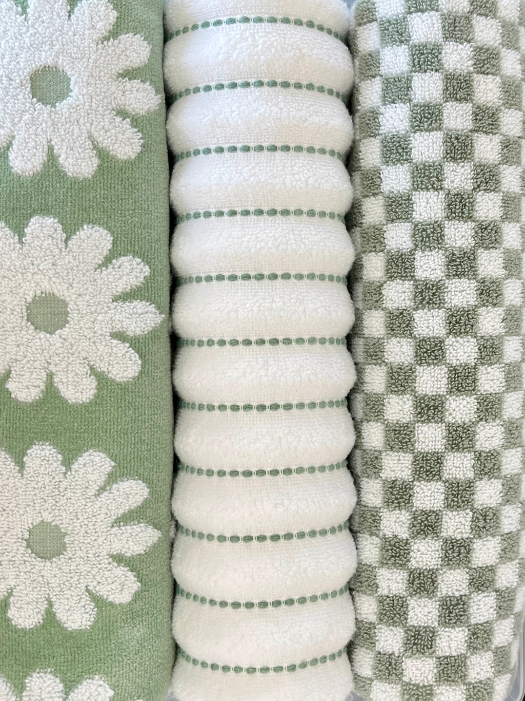 Flower Power Green hooded bath towel