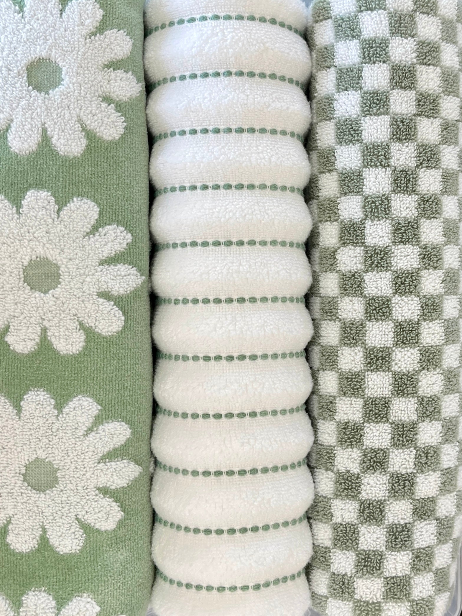 Flower Power Green hooded bath towel